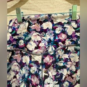 Lululemon Wunder under crop high rise  size 4   inseam 21’